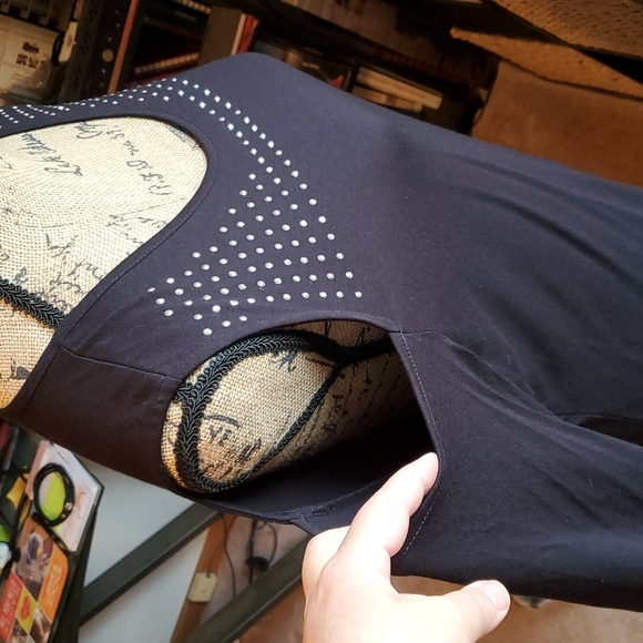 Venus size Large black cold shoulder shirt *only wore once* - Picture 3 of 10